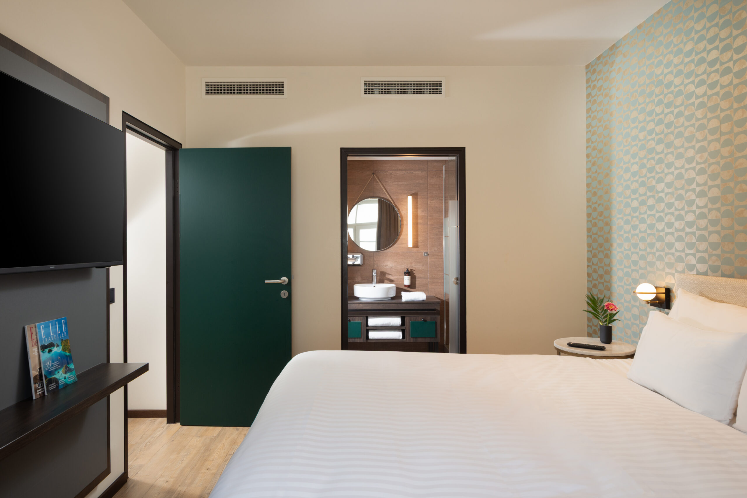 Cosy bedroom - One Bedroom Apartment