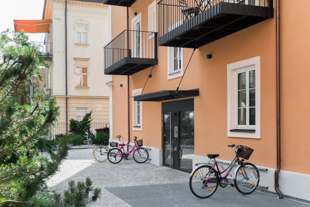 Exterior view of master Linzergasse Serviced Apartments, a modern building in Salzburg