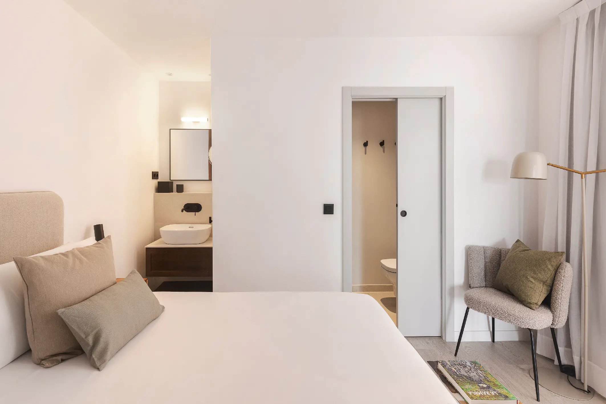 Two Bedroom Penthouse with Large Terrace - Bedroom